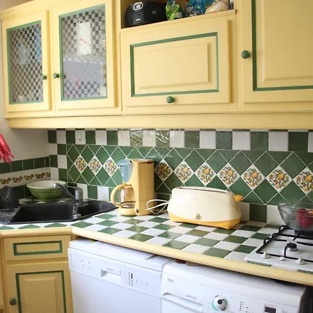 Petit - Quartier Vaugueux Chateau