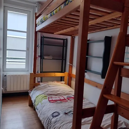 Petit - Quartier Vaugueux Chateau Apartment