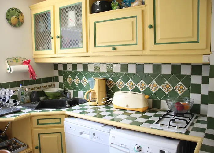 Petit - Quartier Vaugueux Chateau