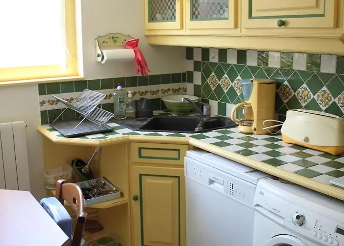 Petit - Quartier Vaugueux Chateau *